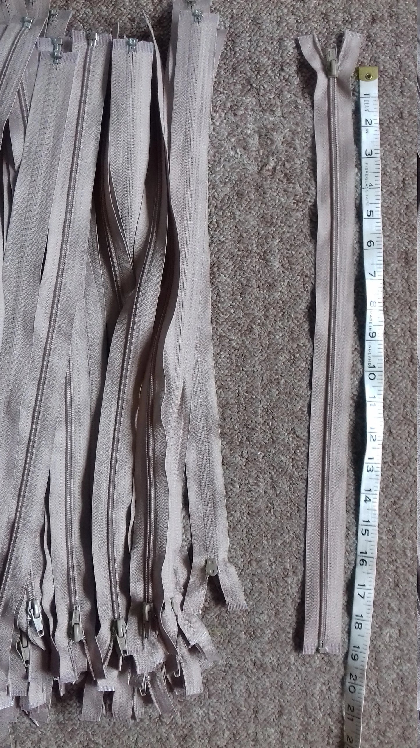 Beige nylon zip light brown 19 inch (48cm) separating open ended