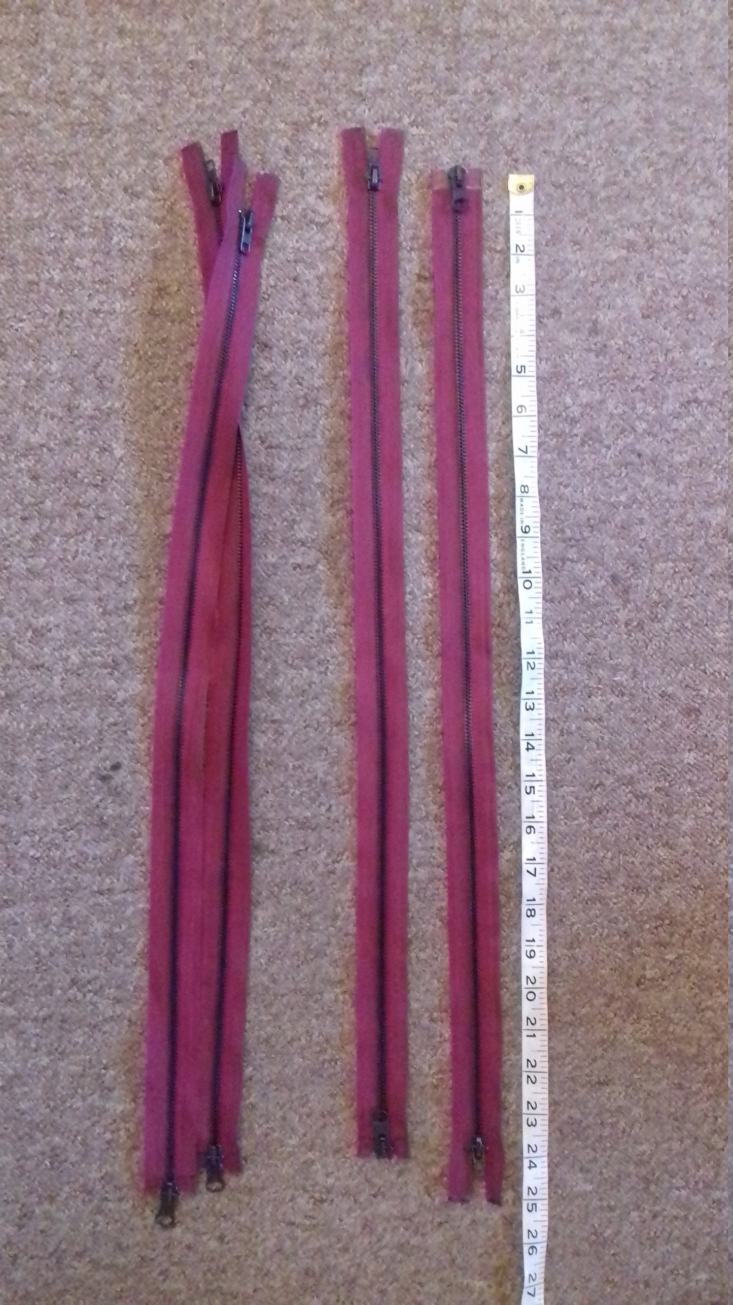 Deep raspberry zip red/burgundy chunky heavy black metal 23.5 inch (59.5cm) double ended Size 5