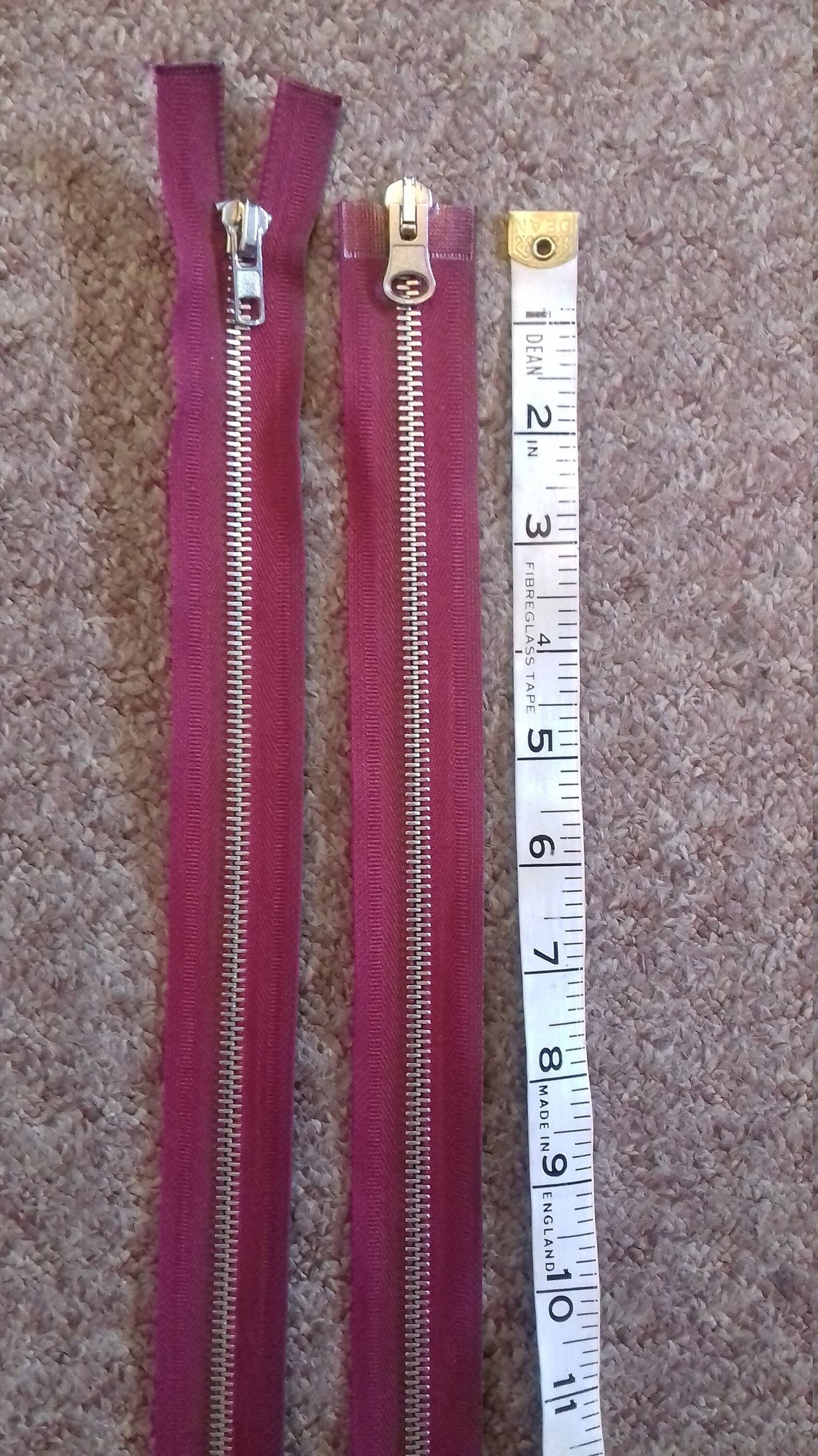 Deep raspberry zip red/burgundy chunky heavy pale gold metal 23.5 inch (59.5cm) double ended Size 8