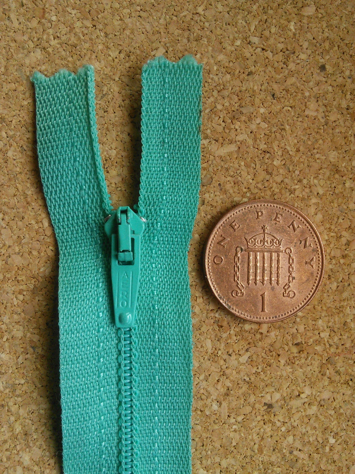 Bright Green New Zip 20 inch (50.75cm) nylon closed end