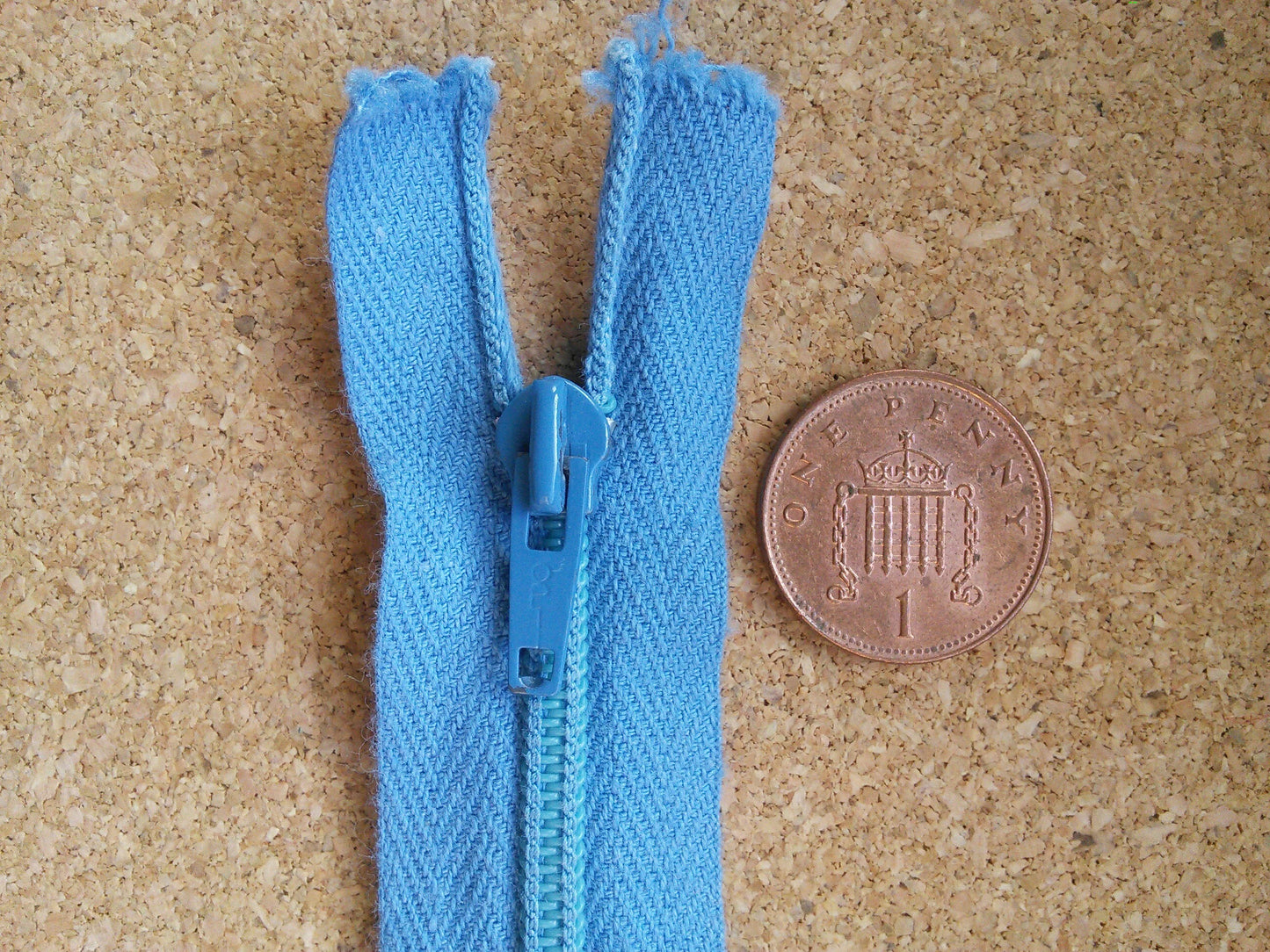 Sky Blue zip 17.5 inch (44.5cm) nylon closed end metal tip