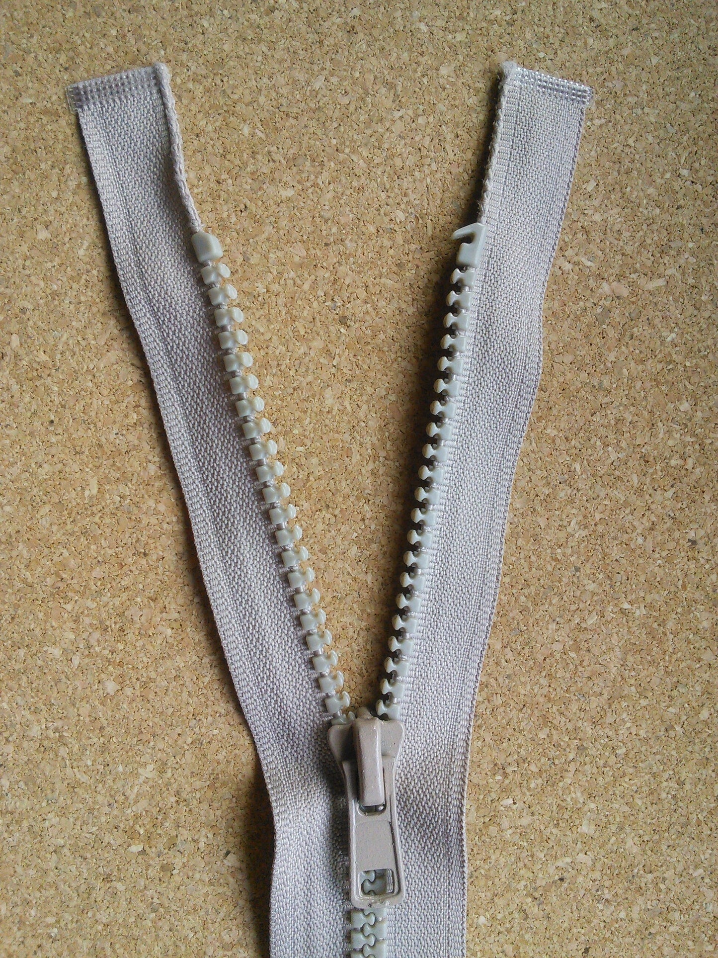 Beige 14 inch zip (35.5cm) chunky heavy separating, open ended plastic