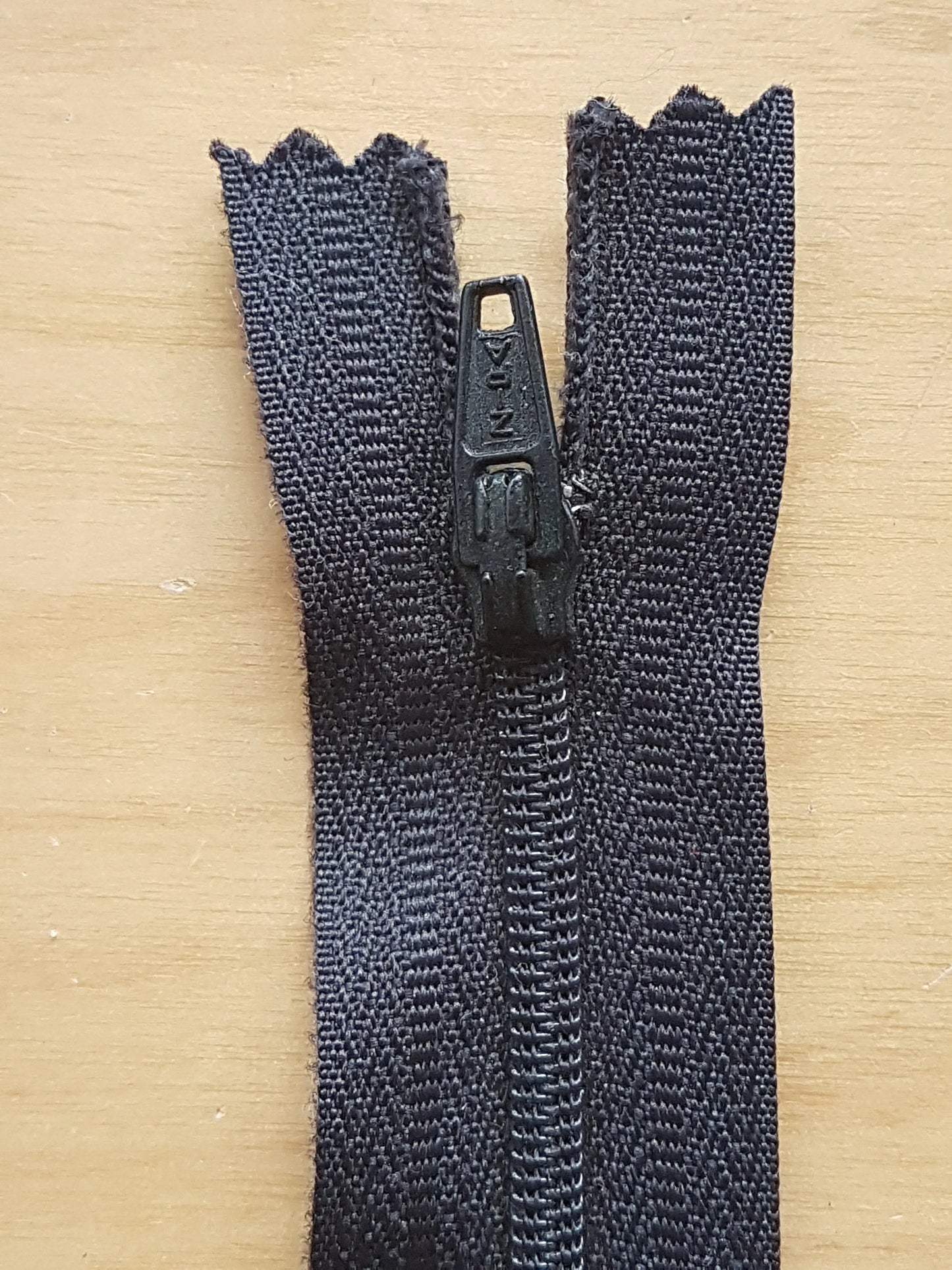 Black zip nylon 8 inch (20cm) Polysew closed end