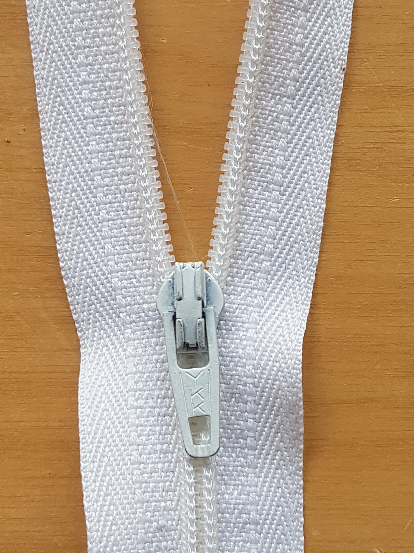 White zip nylon 12 inch (30.5cm) YKK closed end