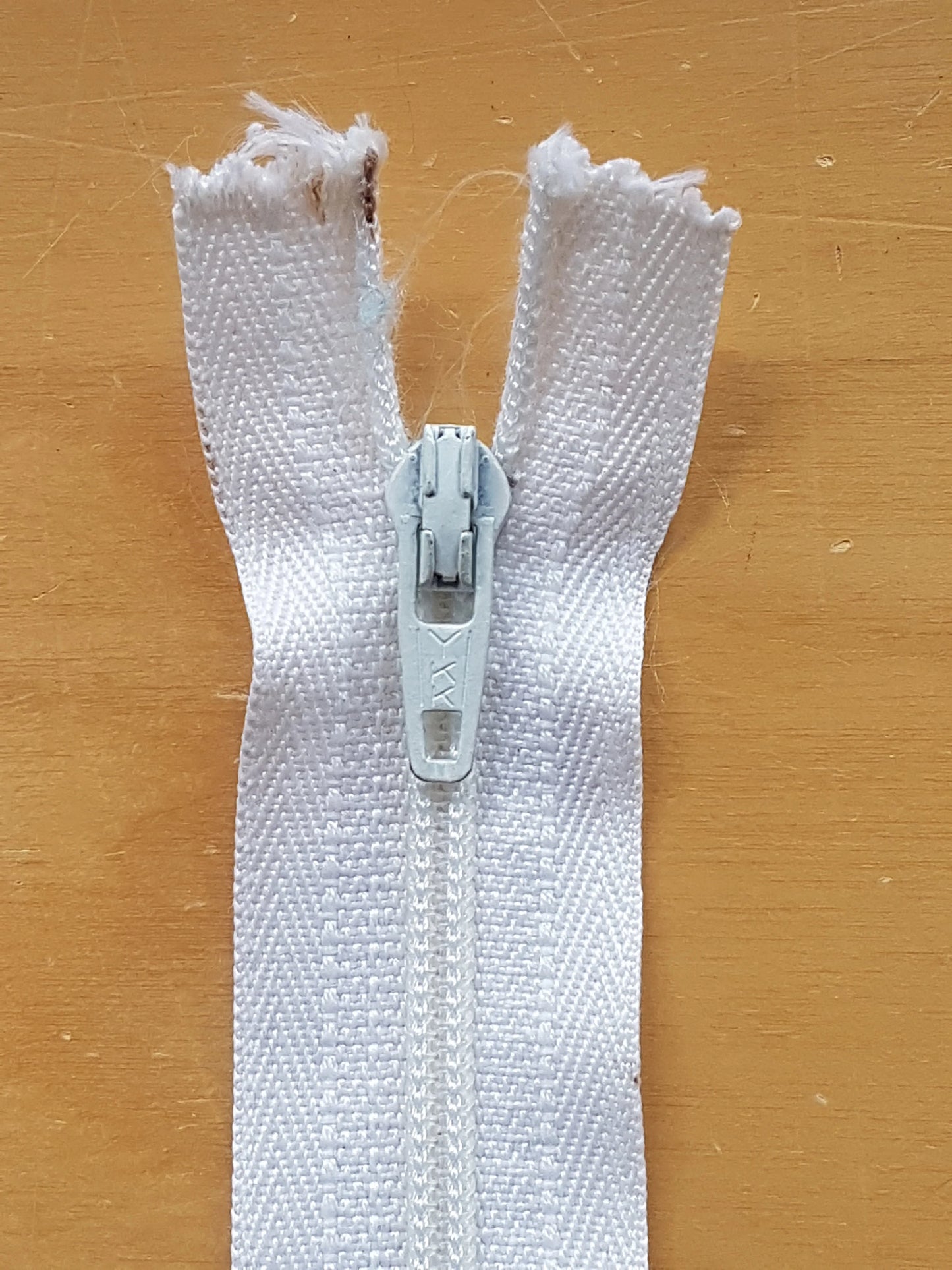 White zip nylon 12 inch (30.5cm) YKK closed end