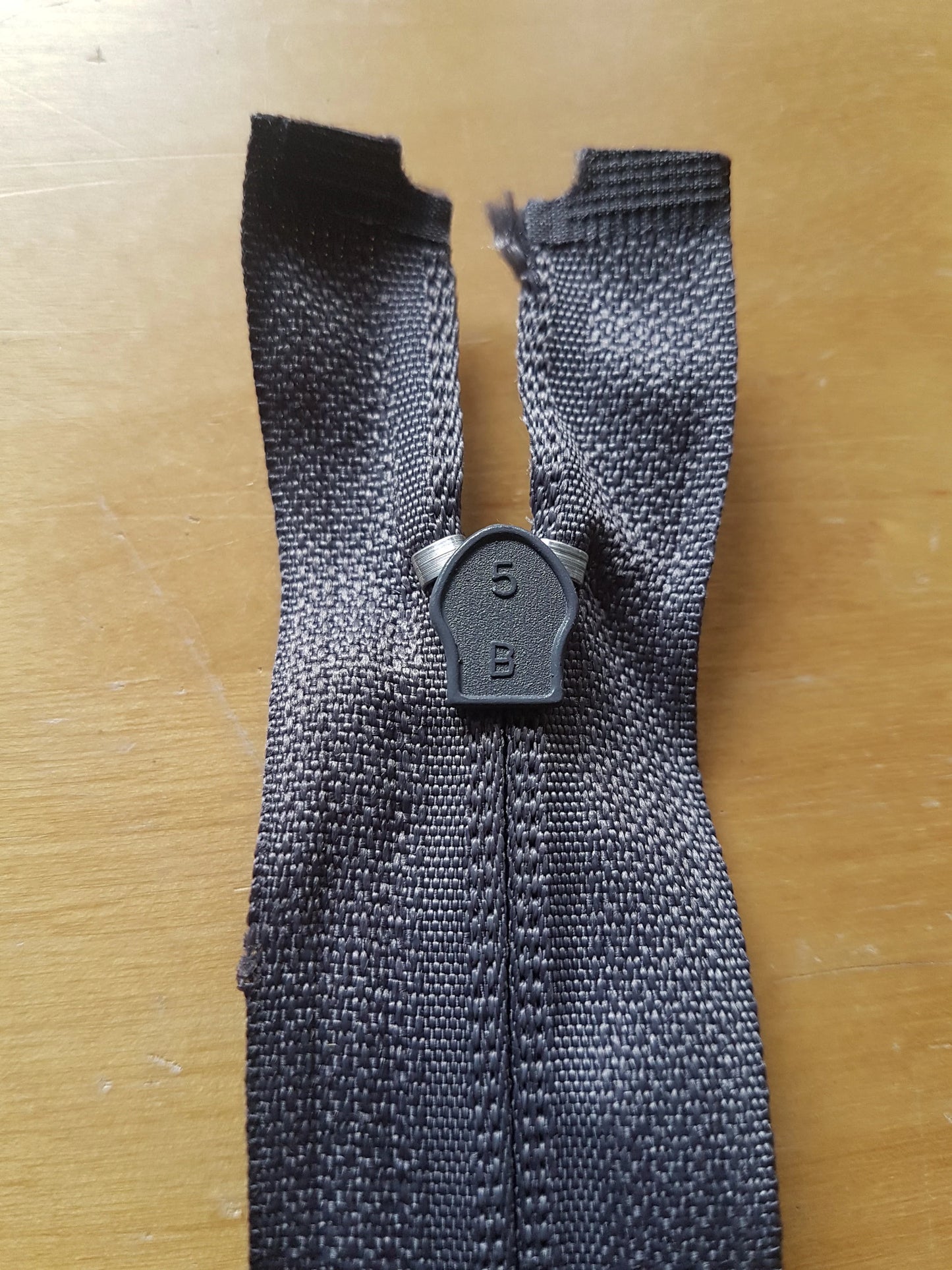 Nylon Zips No.5 Open-end Dark Grey 70cm
