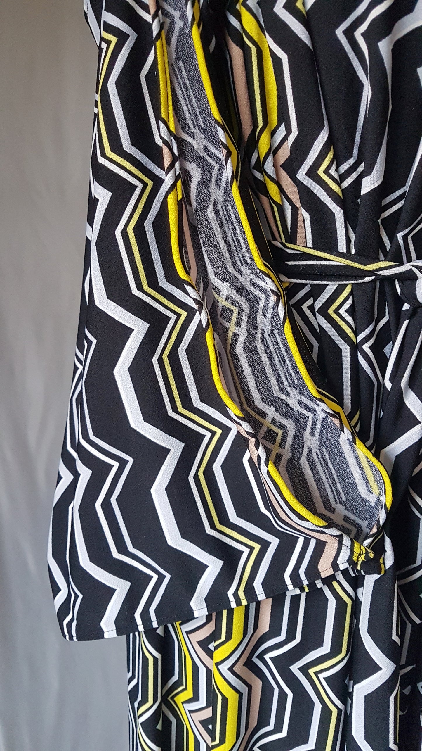 Geometric Pattern Long Sleeve Grecian Backless Dress