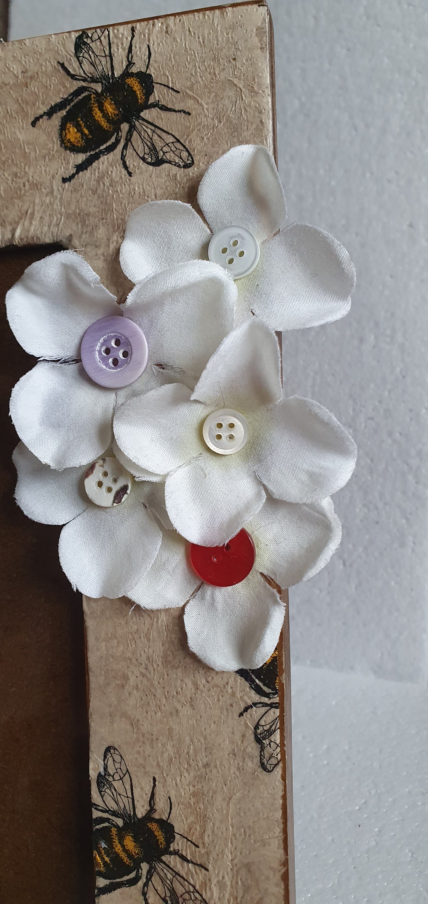 Decoupage Beige White Flower Button Bumble Bee Photo Frame Home Decor Gift