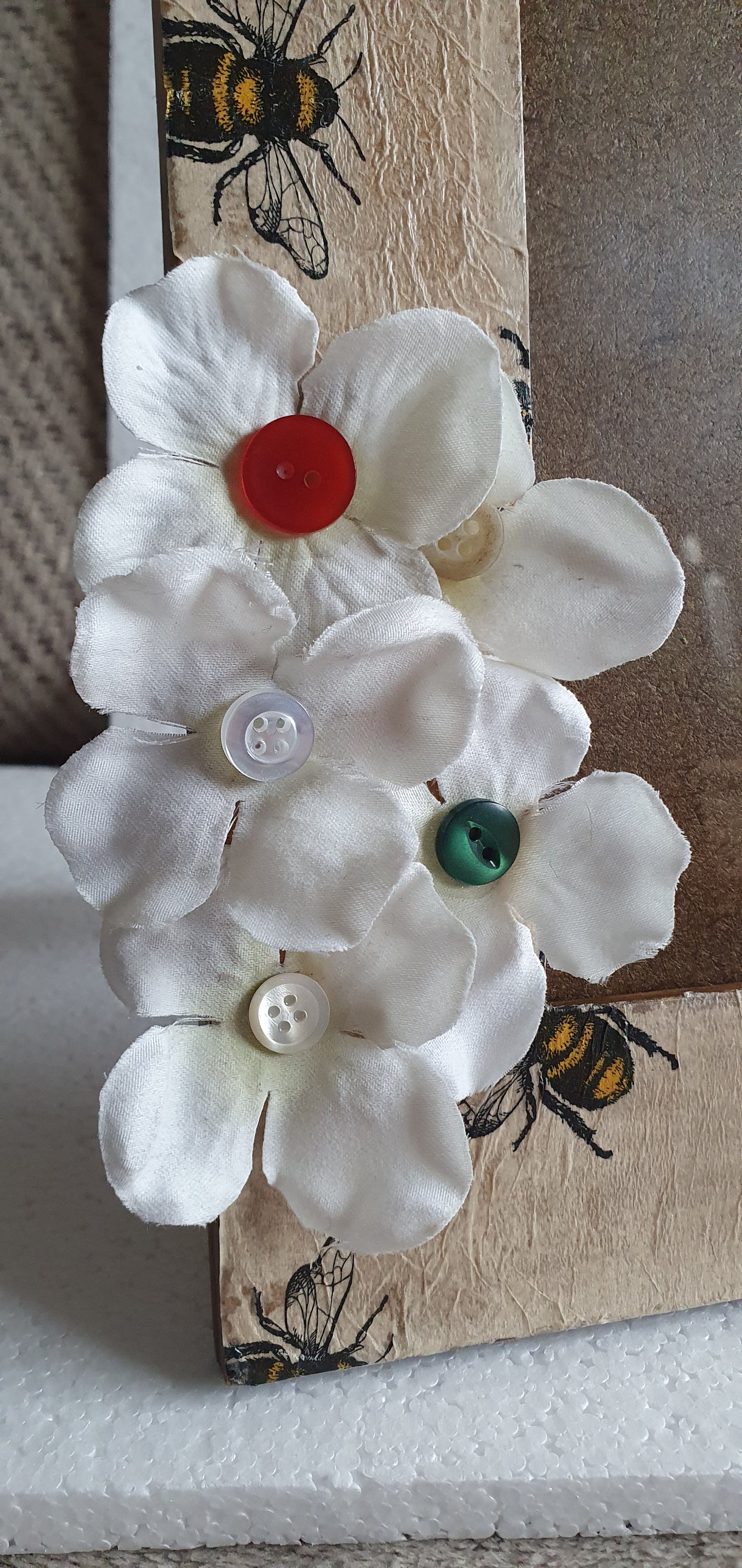 Decoupage Beige White Flower Button Bumble Bee Photo Frame Home Decor Gift