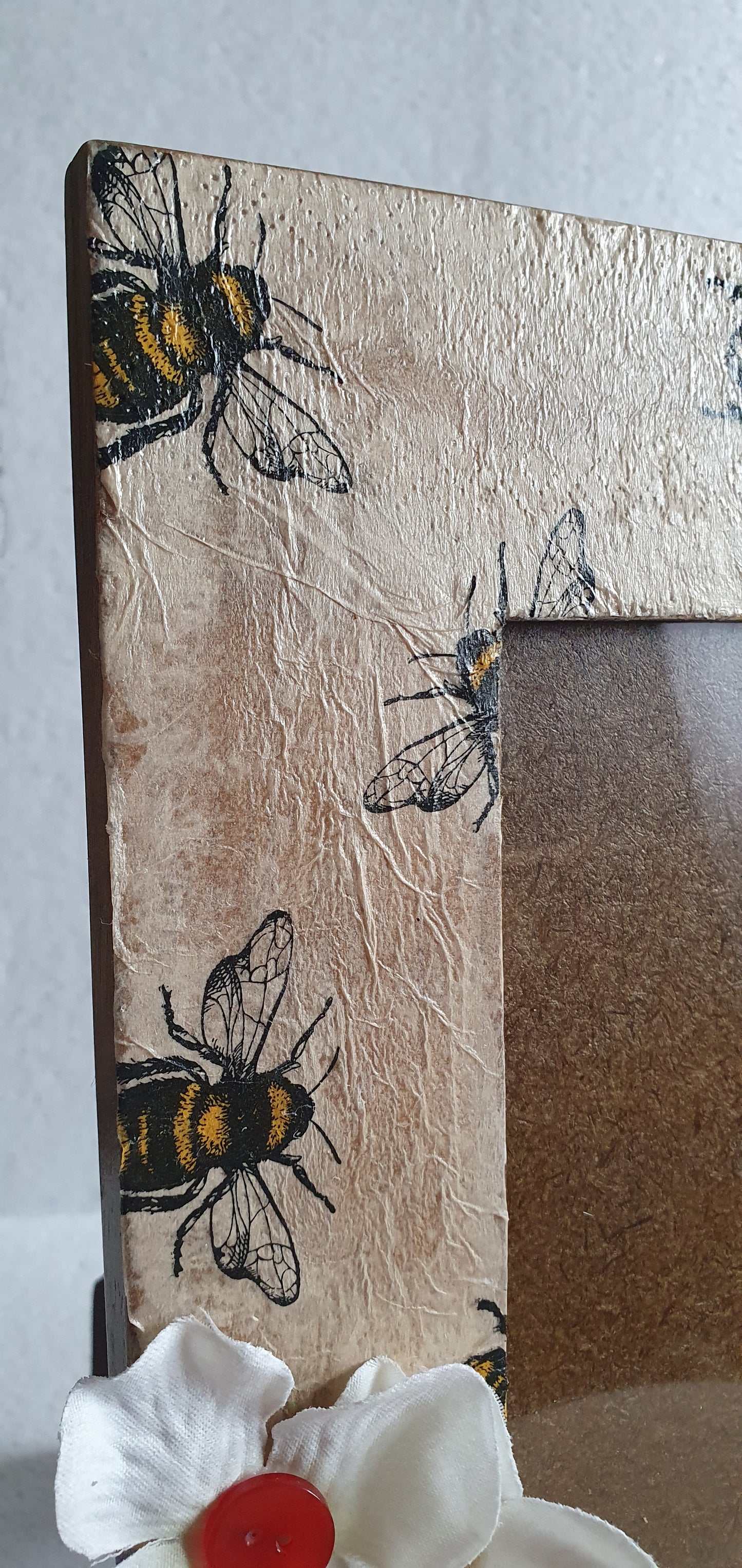 Decoupage Beige White Flower Button Bumble Bee Photo Frame Home Decor Gift