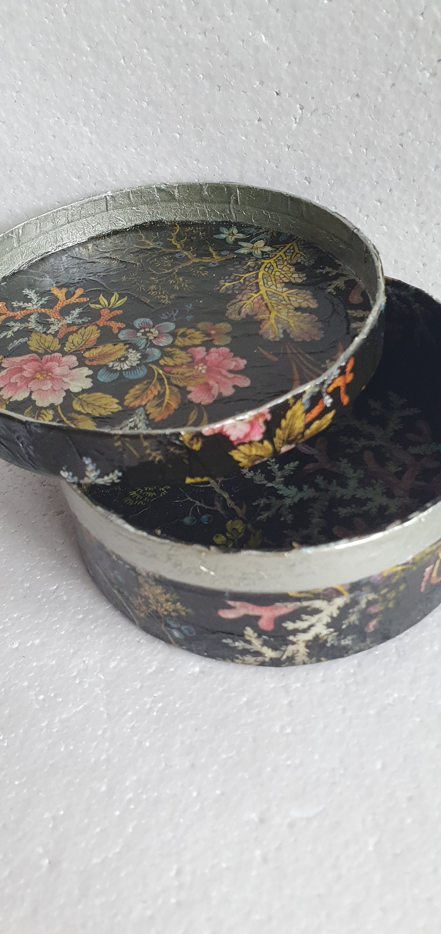 Round Black Marine Flowers Trinket Box Hand Decorated Decor Gift