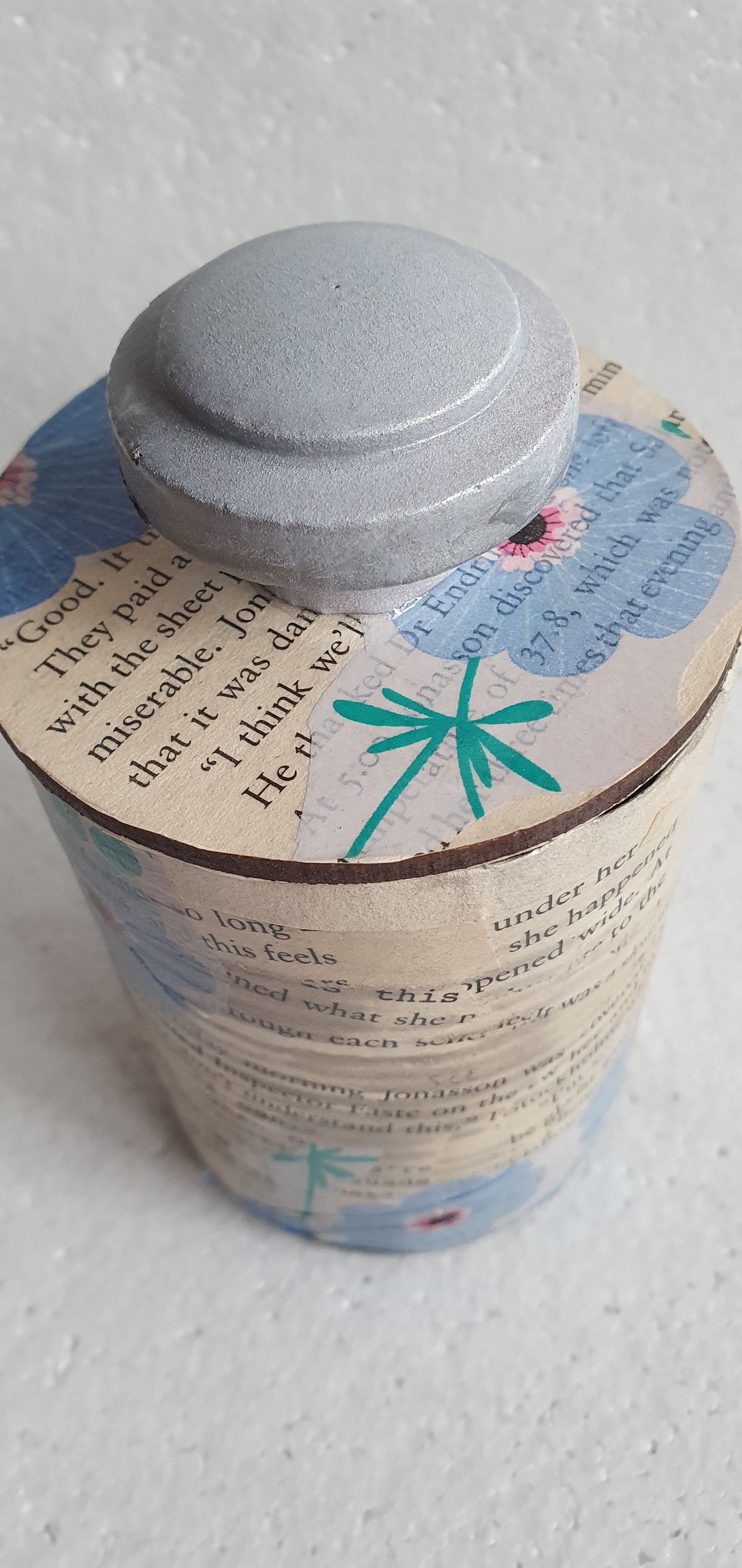 Upcycle Tin Can Desk Tidy With Lid Blue White Flower Pattern Book Page Decoupage Hand Decorated Home Decor Gift