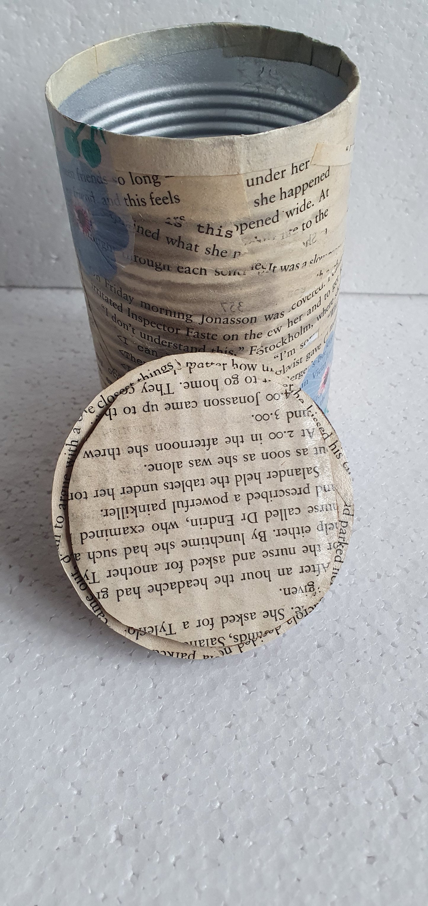 Upcycle Tin Can Desk Tidy With Lid Blue White Flower Pattern Book Page Decoupage Hand Decorated Home Decor Gift