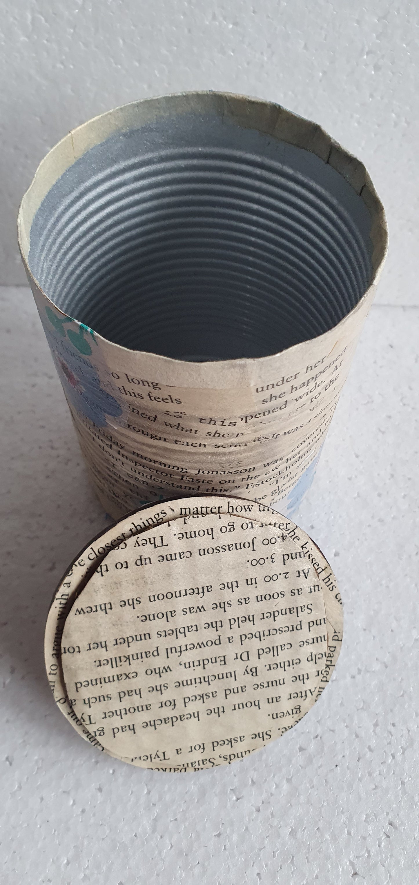 Upcycle Tin Can Desk Tidy With Lid Blue White Flower Pattern Book Page Decoupage Hand Decorated Home Decor Gift