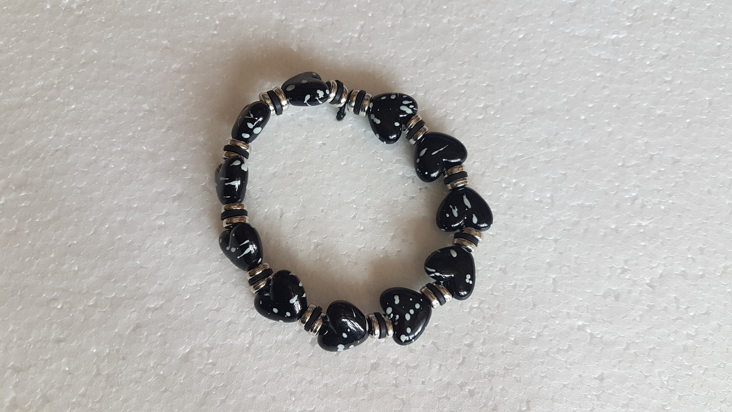 Bead Elastic Black Hearts White Bracelet
