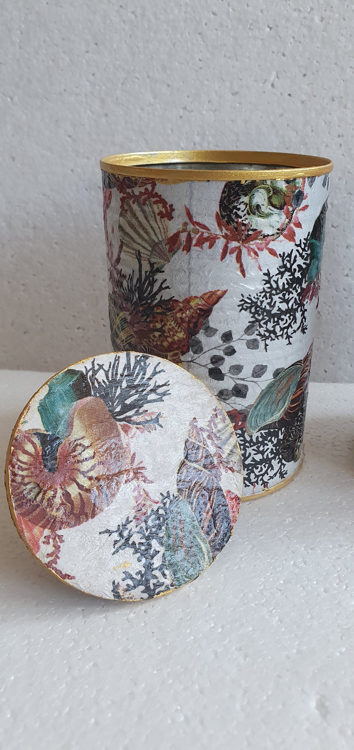 Upcycle Tin Can Desk Tidy With Lid Shells Sea Red Gold White Brown Decoupage Hand Decorated Home Decor Gift