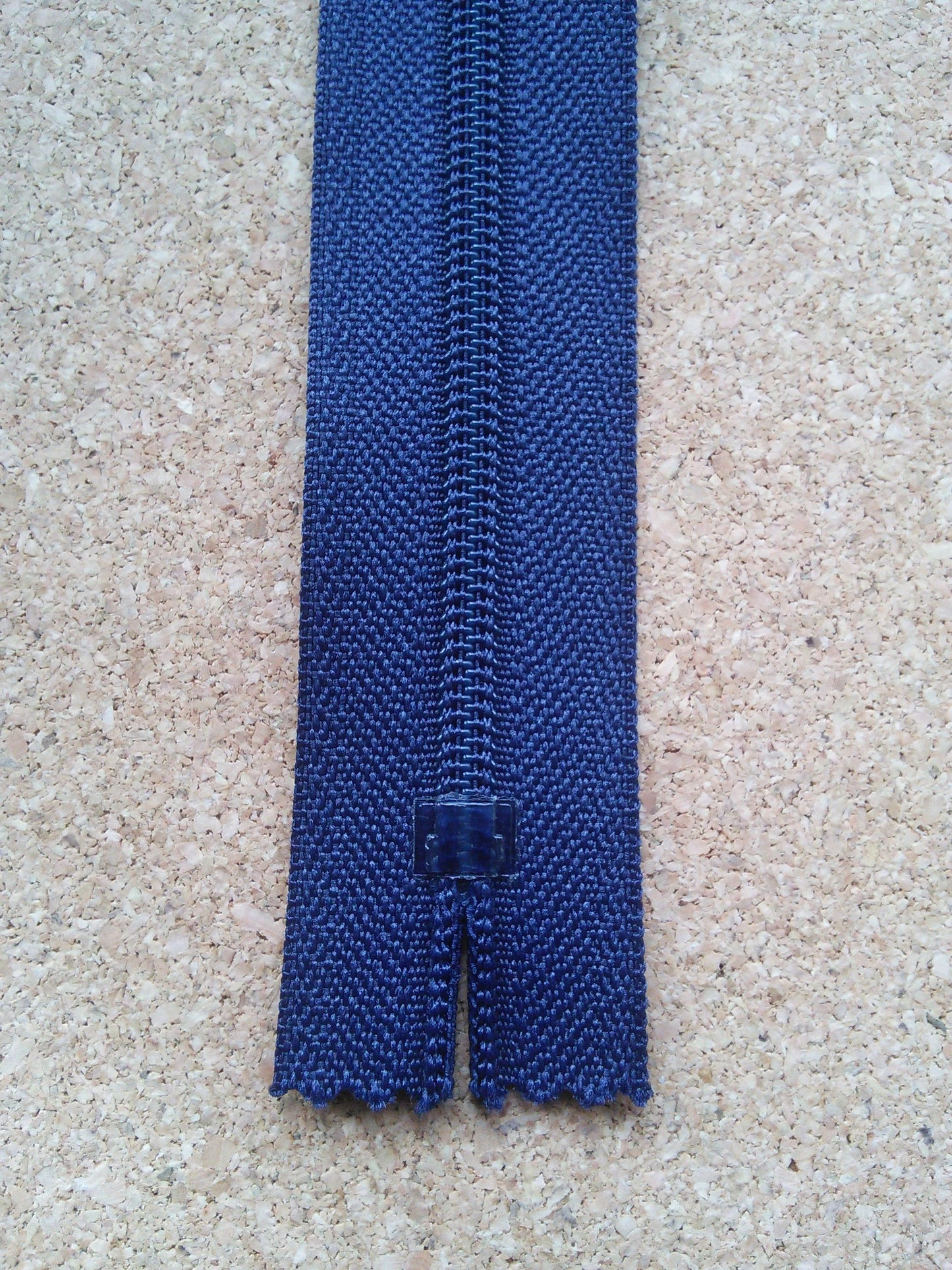 Dark blue navy nylon zip 7 inch (18cm) YKK closed end