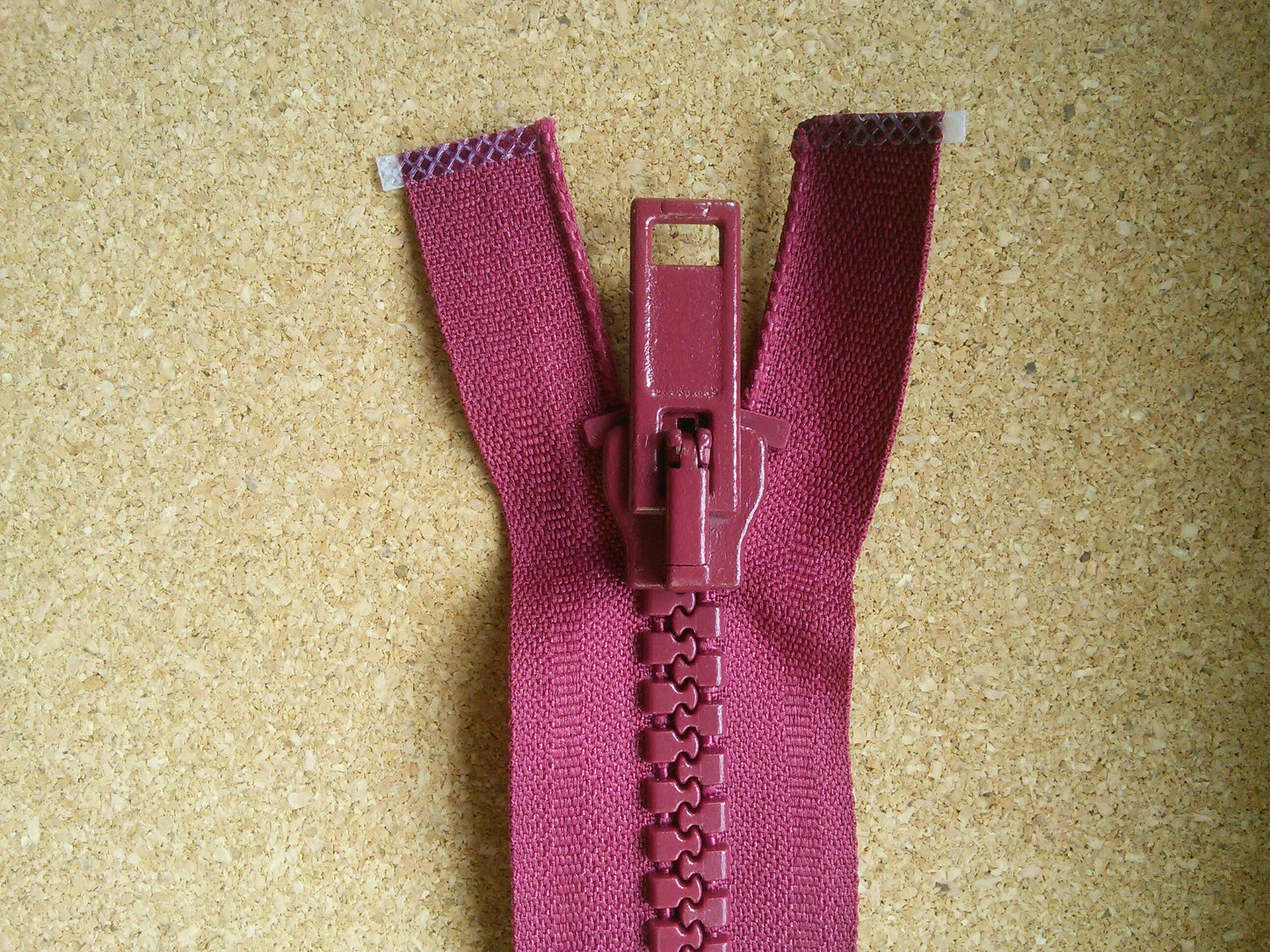 Raspberry red zip very chunky heavy plastic separating zip 23.5 inch (59.5cm) open ended Size 10