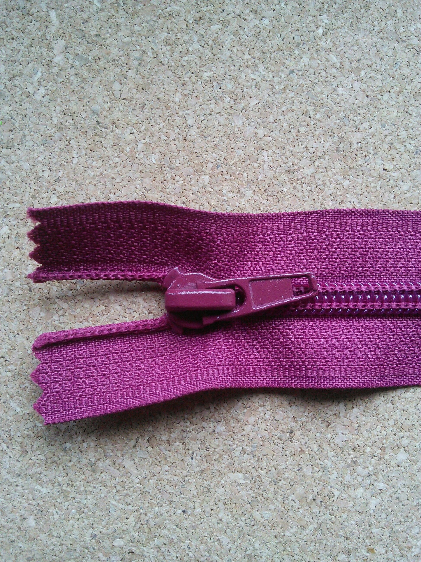Raspberry red zip large nylon 6 inch (15cm) closed end plastic tip