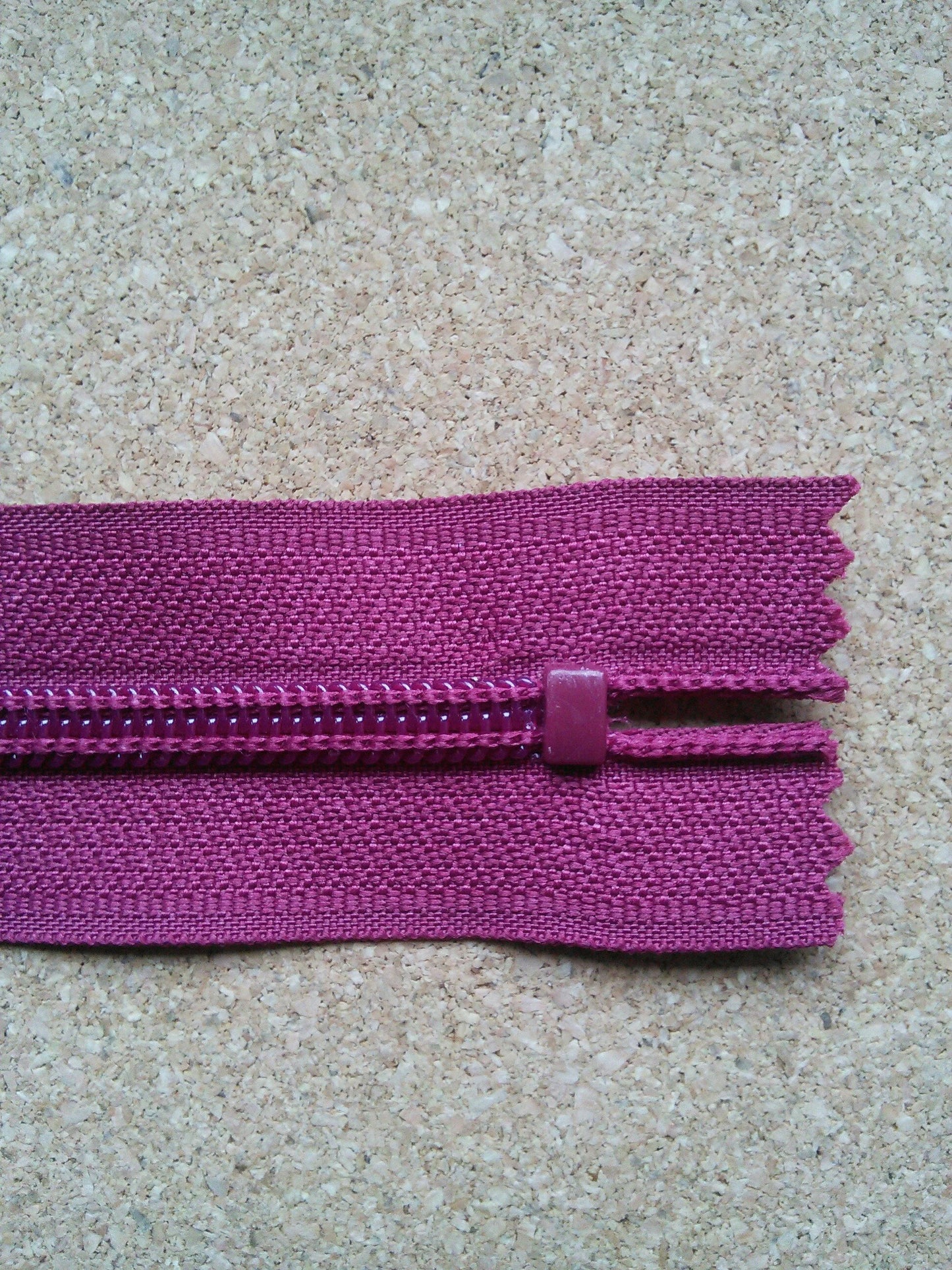 Raspberry red zip large nylon 6 inch (15cm) closed end plastic tip