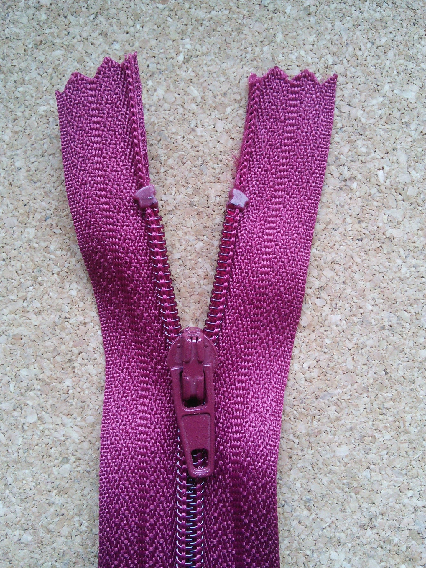 Raspberry red zip nylon 6 inch (15cm) closed end plastic tip