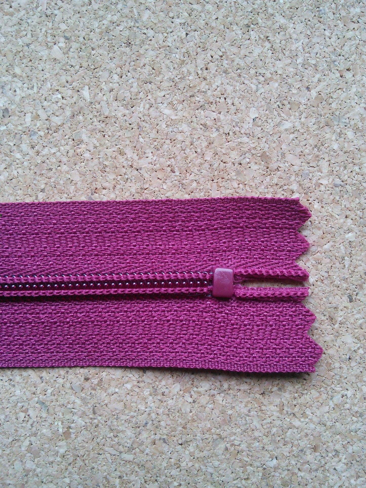 Raspberry red zip nylon 6 inch (15cm) closed end plastic tip