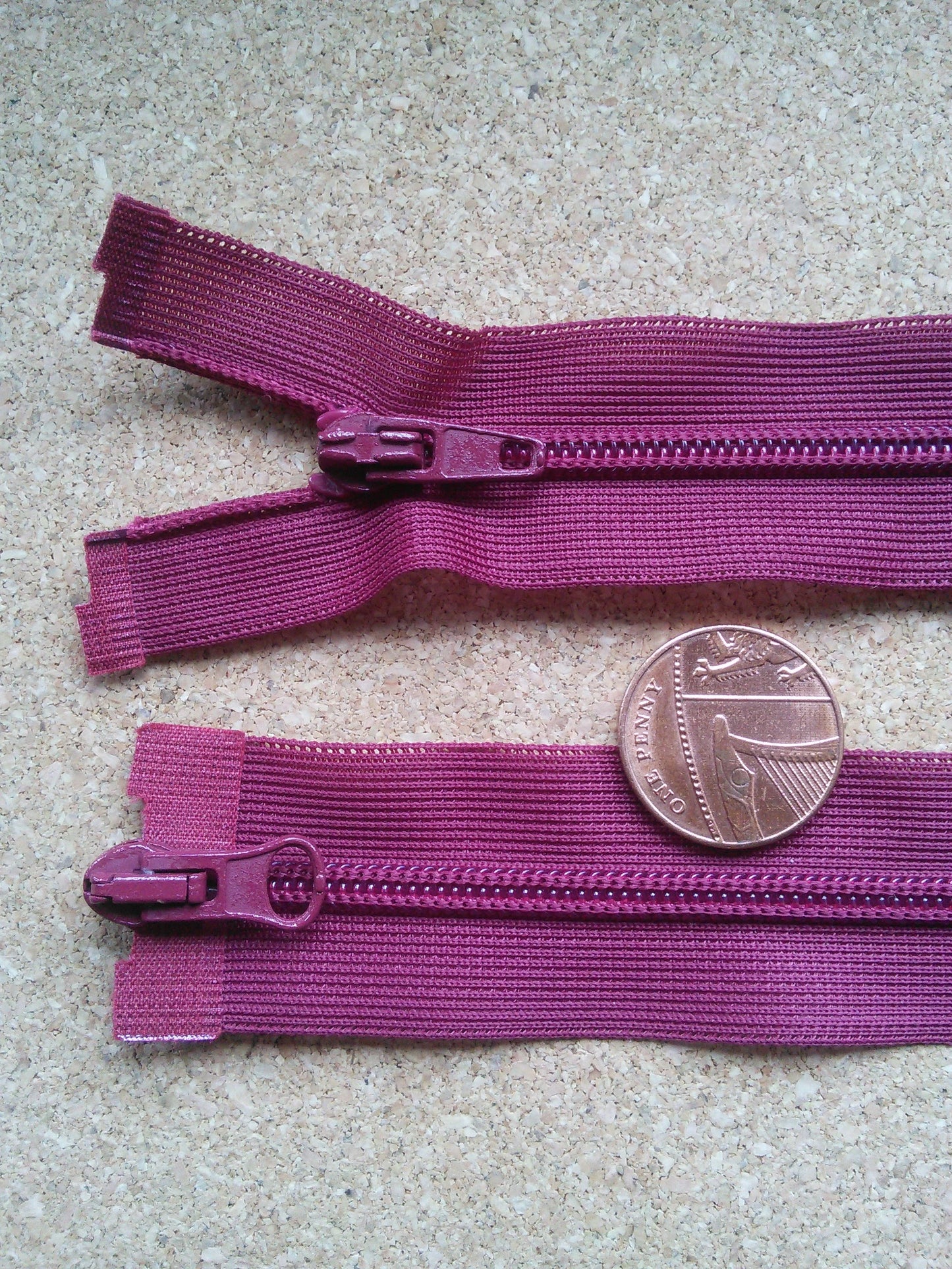 Raspberry red zip 23.5 inch (59.5cm) double ended nylon for lighter fabrics