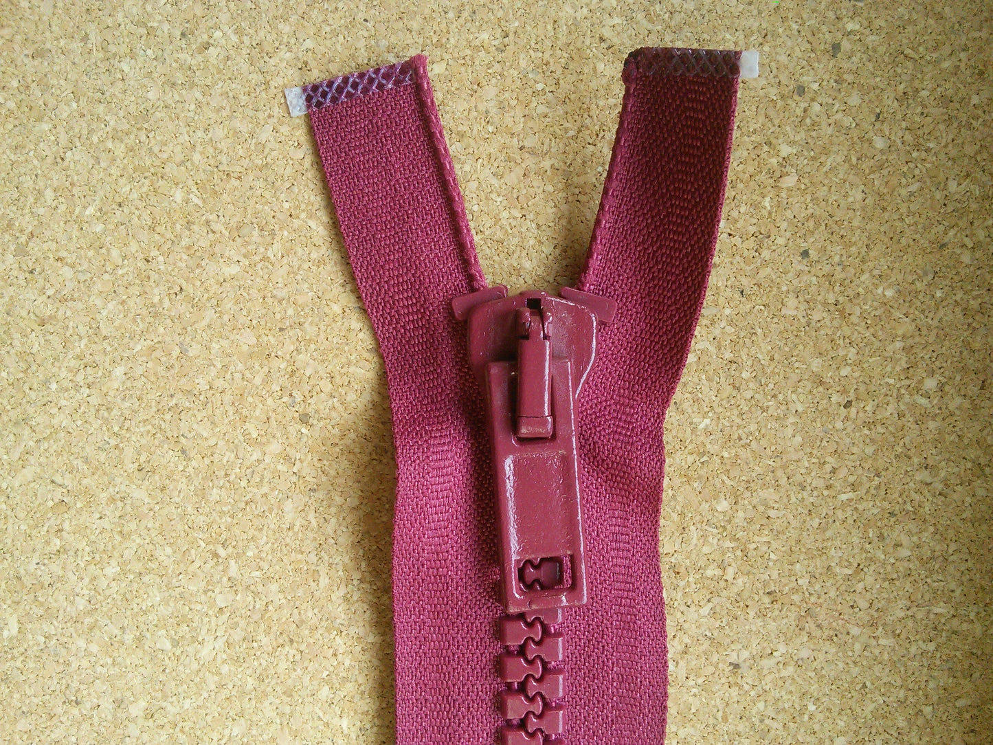 Raspberry red zip very chunky heavy plastic separating zip 23.5 inch (59.5cm) open ended Size 10