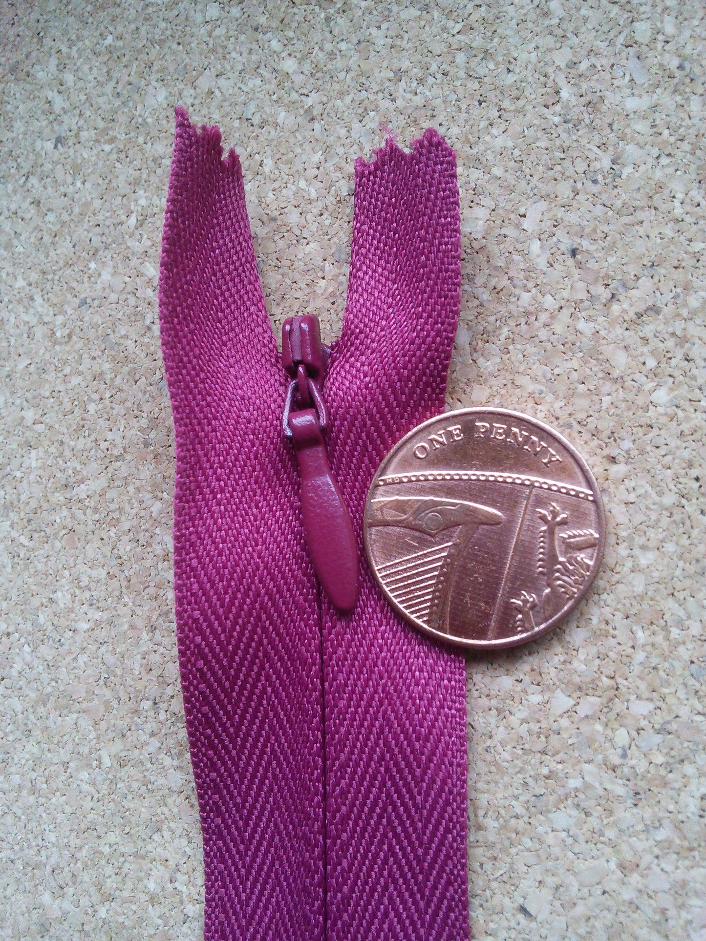 Raspberry red zip nylon 6 inch (15cm) concealed