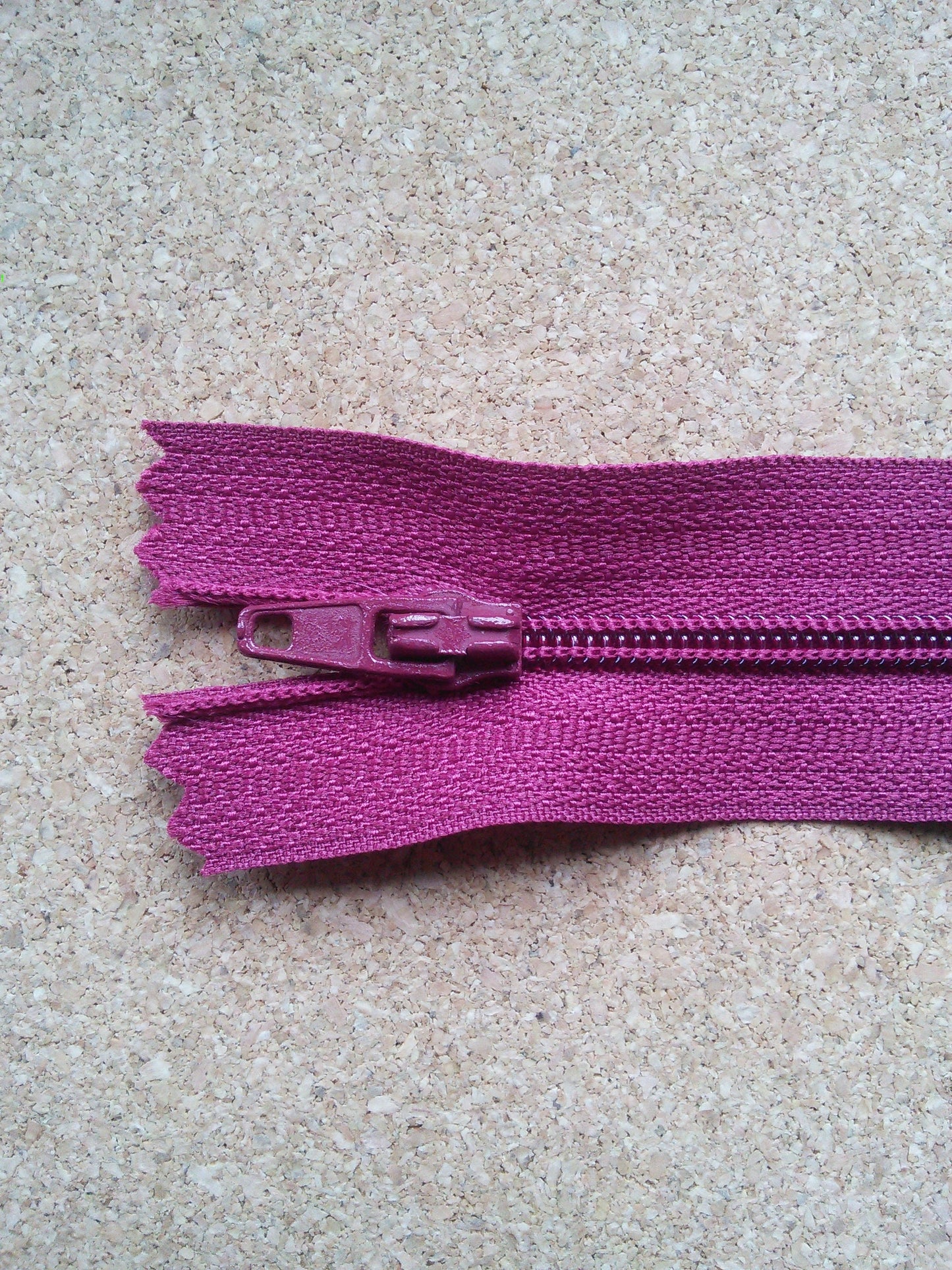 Raspberry red zip nylon 6 inch (15cm) closed end plastic tip