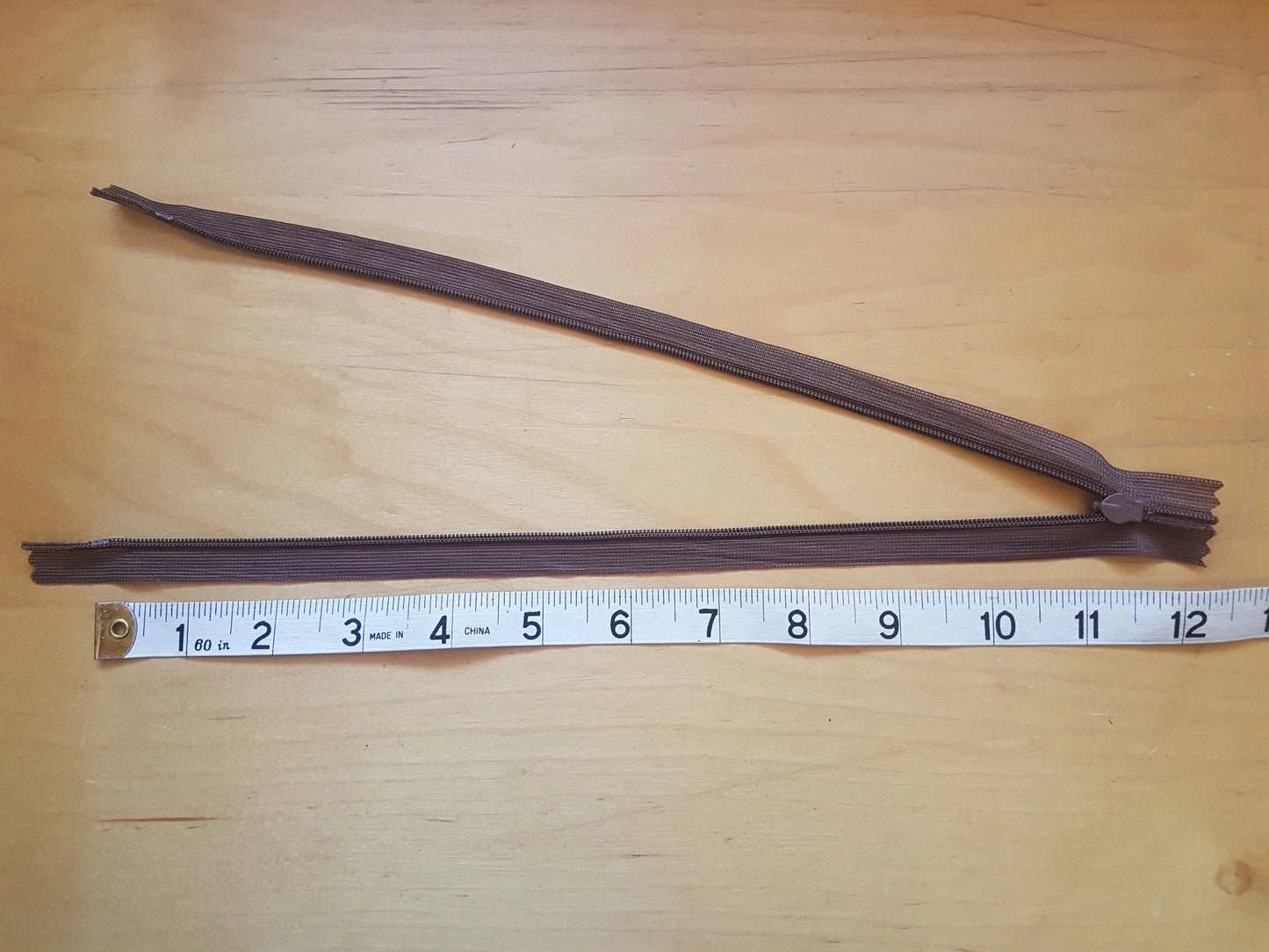 Brown nylon zip 11.5 inch (29.25cm) concealed for lighter fabrics