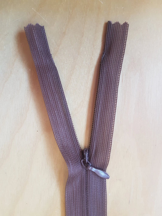 Brown nylon zip 11.5 inch (29.25cm) concealed for lighter fabrics