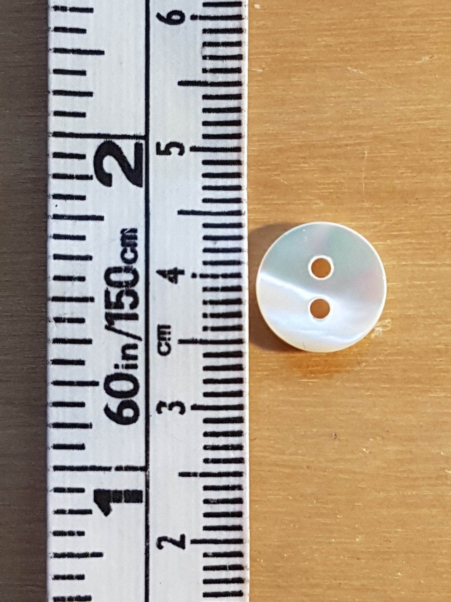 9 Round Buttons Pearl Plastic 1cm