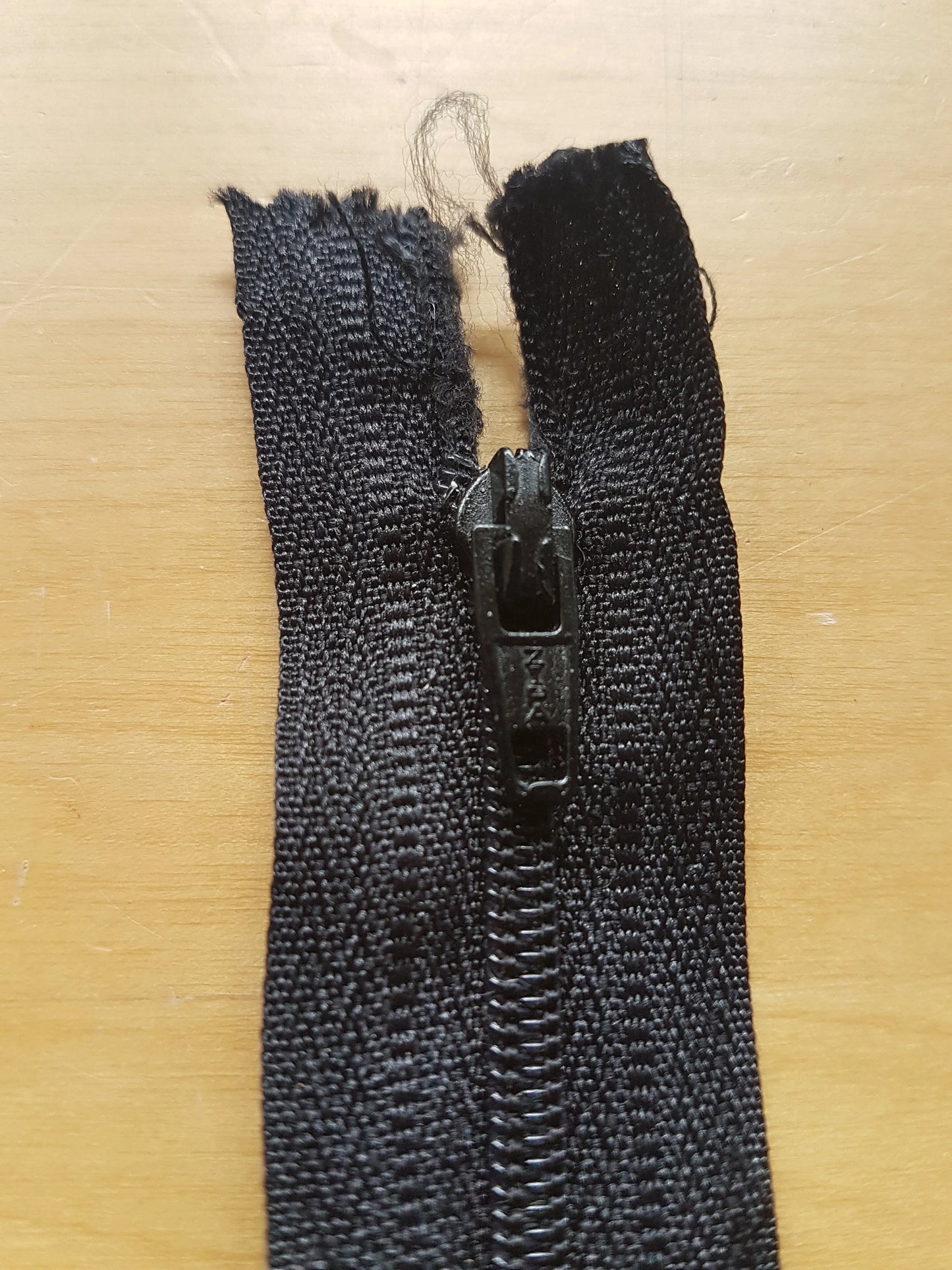 Black zip nylon 7 inch (18cm) YKK closed end