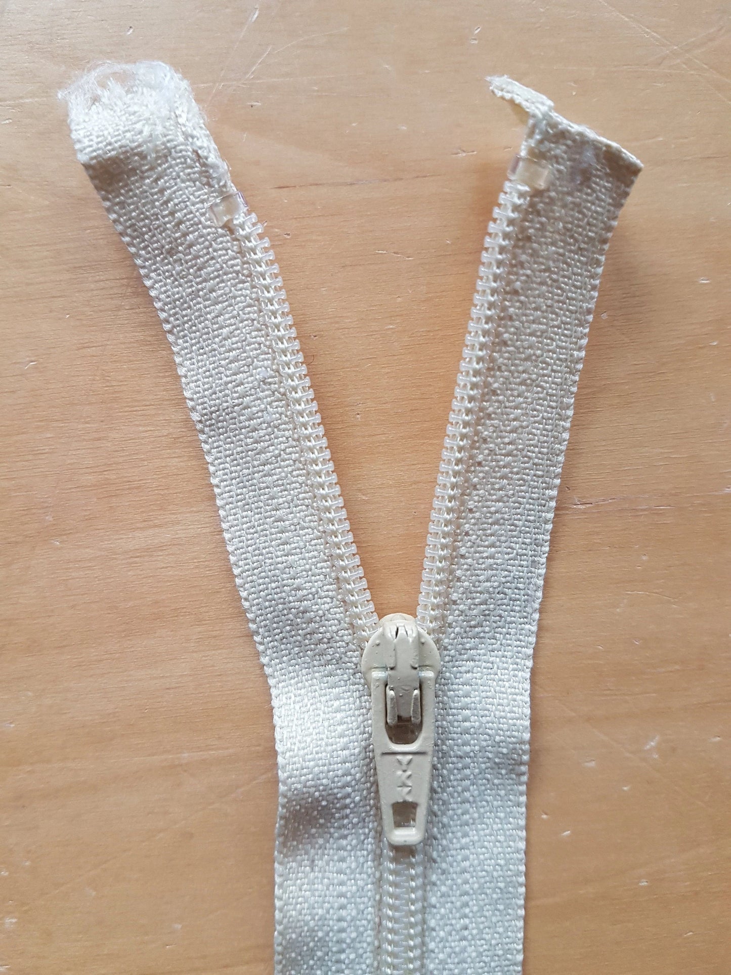 Pale yellow zipper plastic nylon 6 inch (15cm) closed