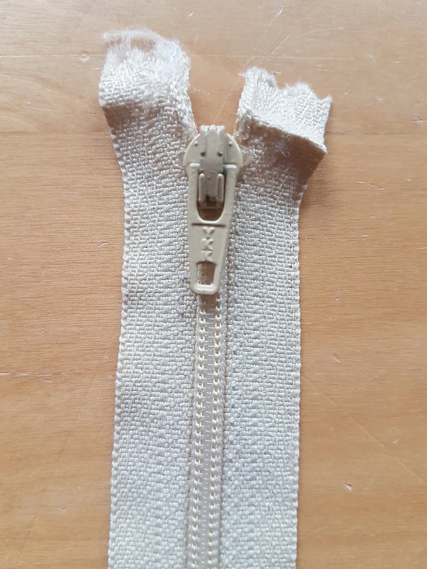 Pale yellow zipper plastic nylon 6 inch (15cm) closed