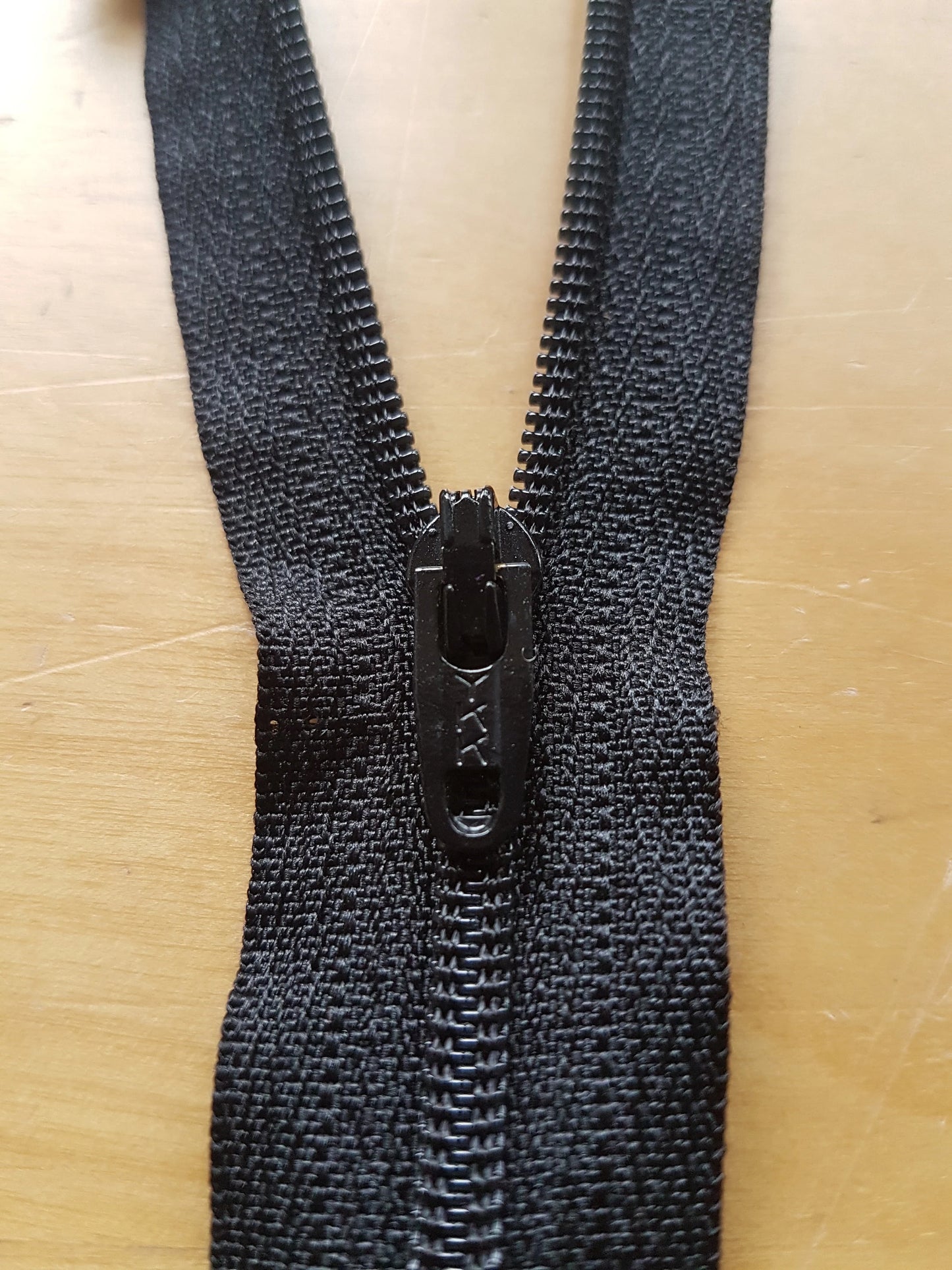 Black zipper plastic nylon 9 inch (22.5cm) closed end
