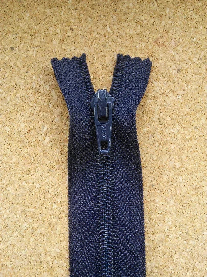 Dark blue navy nylon zip 7 inch (18cm) YKK closed end